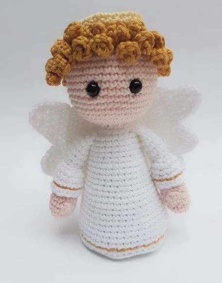 Anjo católico em amigurumi